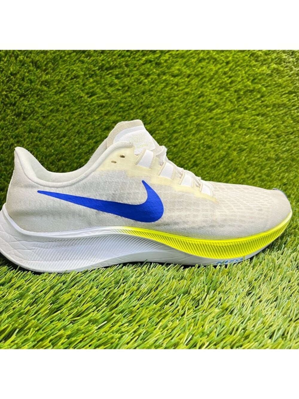 Nike Air Zoom Pegasus 37 Mens Size 9.5 White Athletic Running Shoes Sneakers